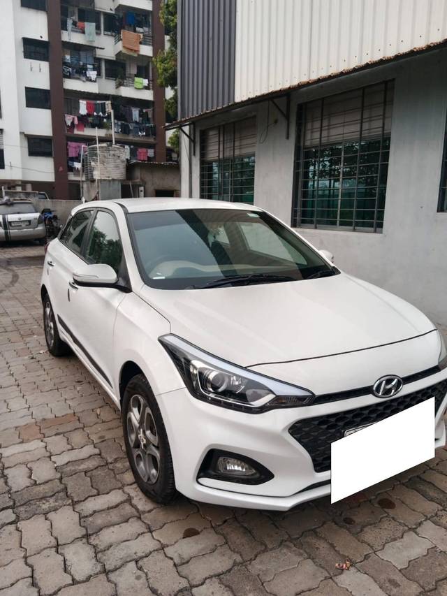 https://images10.gaadi.com/usedcar_image/4285357/original/processed_3c7ac19cddd75a94b5683617c73dc140.jpg?imwidth=6400