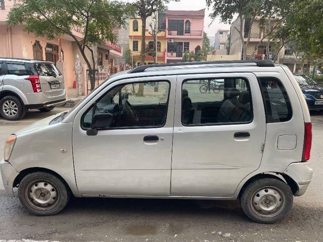 https://images10.gaadi.com/usedcar_image/4285383/original/aa841d24cd2826aa5223e0f258f6dfe3.jpg?imwidth=6402