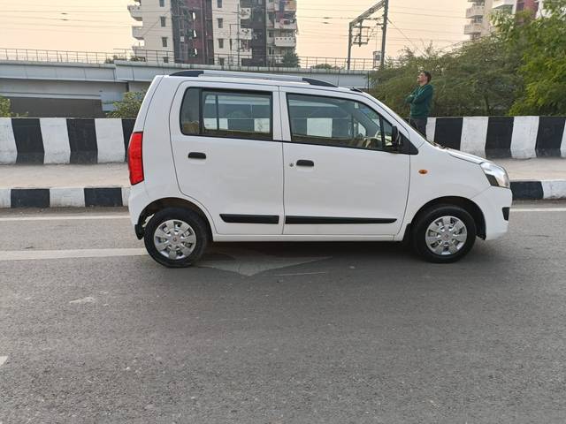 https://images10.gaadi.com/usedcar_image/4285397/original/53455f6c9040c368f7f365c2e5351cfc.jpg?imwidth=6401