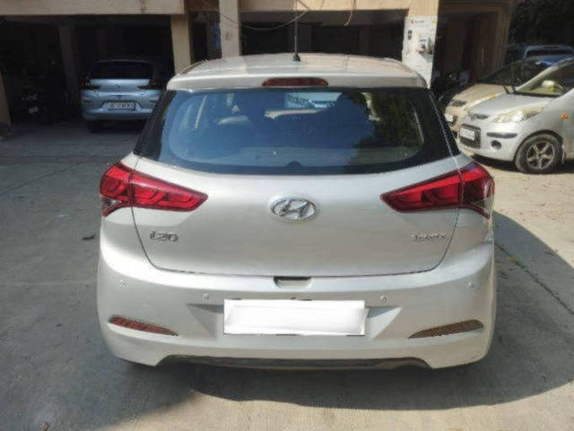 https://images10.gaadi.com/usedcar_image/4285712/original/processed_933e055646bf0ceaf916256e5e28bc00.png?imwidth=6401