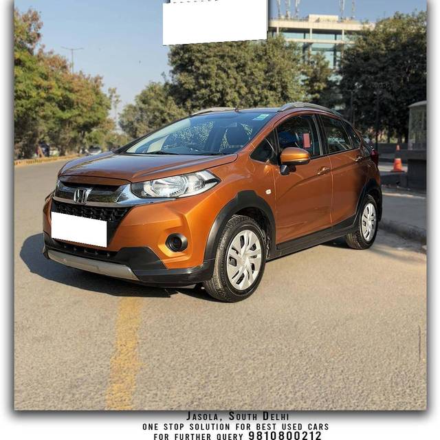 https://images10.gaadi.com/usedcar_image/4285839/original/processed_f20a2def1e4122cf8c00a5a588689fbe.jpg?imwidth=6402