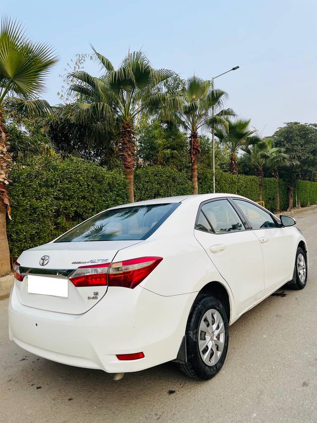 https://images10.gaadi.com/usedcar_image/4285871/original/processed_0084ec0702146cf52853c486b4781f94.jpg?imwidth=6402