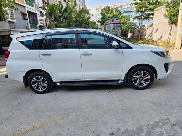 https://images10.gaadi.com/usedcar_image/4285912/original/processed_7cf01d427e6df82bf7a346d0ec14f967.jpg?imwidth=6401