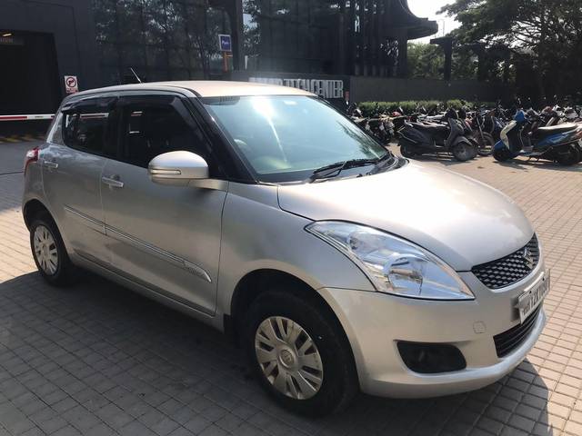 https://images10.gaadi.com/usedcar_image/4286006/original/processed_ee785bdc7a0390a7dd9df36a35229f9c.jpg?imwidth=6400