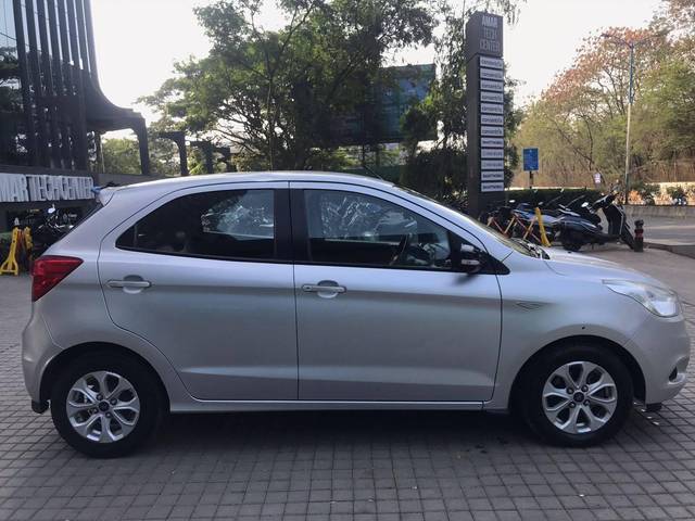 https://images10.gaadi.com/usedcar_image/4286008/original/processed_26f3e11718ad0a8a033fbfbd6a9e270e.jpg?imwidth=6401