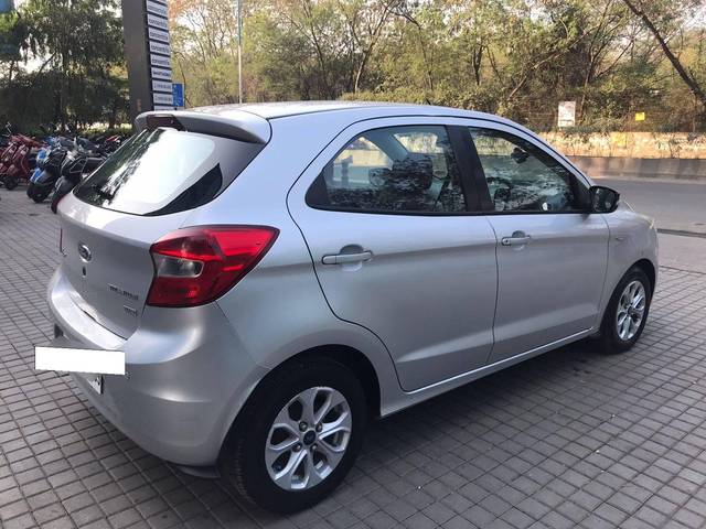 https://images10.gaadi.com/usedcar_image/4286008/original/processed_39c08f45459eb7f9eb99329e26e6d170.jpg?imwidth=6402