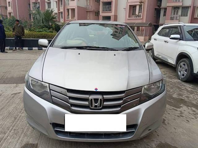 https://images10.gaadi.com/usedcar_image/4286047/original/processed_d4ff33d2-b02d-4ece-9315-e3052329253f.jpg?imwidth=6400