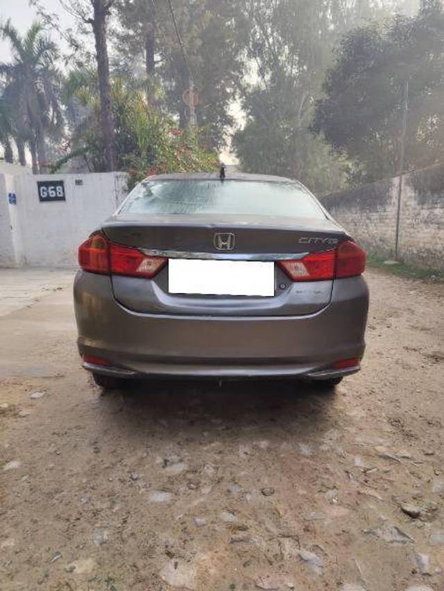 https://images10.gaadi.com/usedcar_image/4286097/original/1b78b14fceb524e03fbd765589d8850d.jpg?imwidth=6401