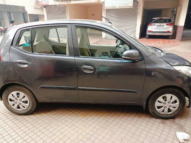 https://images10.gaadi.com/usedcar_image/4286101/original/6f80339245dc011355e92f7673db74f8.jpg?imwidth=6402