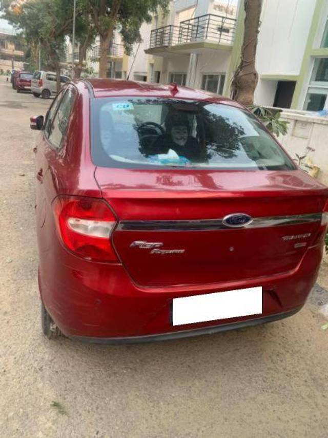 https://images10.gaadi.com/usedcar_image/4286111/original/60aeedf9950f55fbc9e935294368bb6e.jpg?imwidth=6401