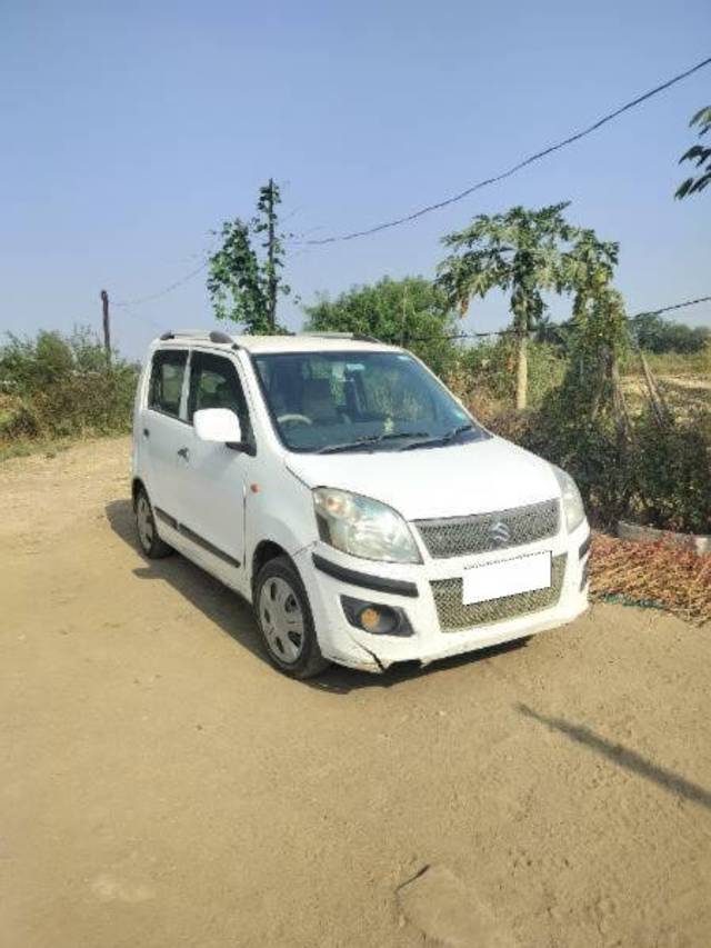 https://images10.gaadi.com/usedcar_image/4286120/original/processed_b81b9a4c-0095-4a27-83c7-0409ce7293b0.jpg?imwidth=6400