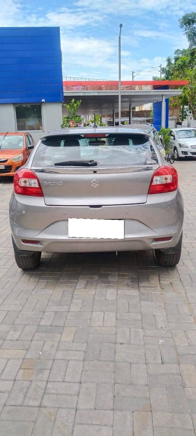 https://images10.gaadi.com/usedcar_image/4286154/original/processed_eb3a9bd9e42a4e98b248f9519f283794.jpg?imwidth=6401