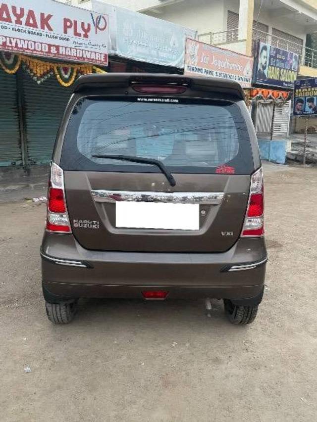 https://images10.gaadi.com/usedcar_image/4286160/original/processed_04ee1c04-fa40-43d6-ab48-ec92c41ba3cc.jpeg?imwidth=6401