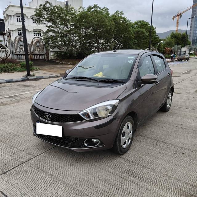 https://images10.gaadi.com/usedcar_image/4286183/original/processed_fe9e1a0551f6120494c3b6b5f5f74957.jpg?imwidth=6400