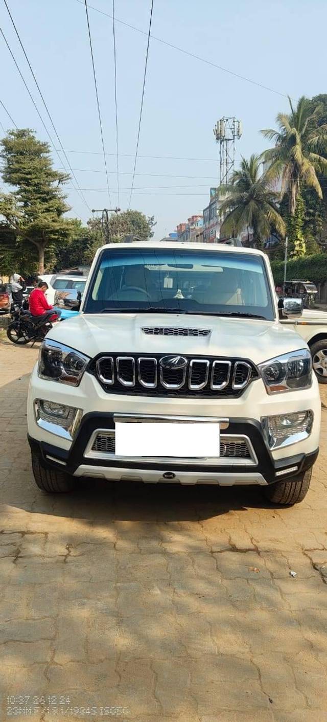 https://images10.gaadi.com/usedcar_image/4286201/original/processed_15cf221897eec3b8eb3e4b0a921f9e84.jpg?imwidth=6400