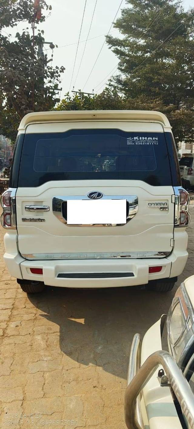 https://images10.gaadi.com/usedcar_image/4286201/original/processed_59965c9c91a66fa1e4e4626cb8d375b7.jpg?imwidth=6401