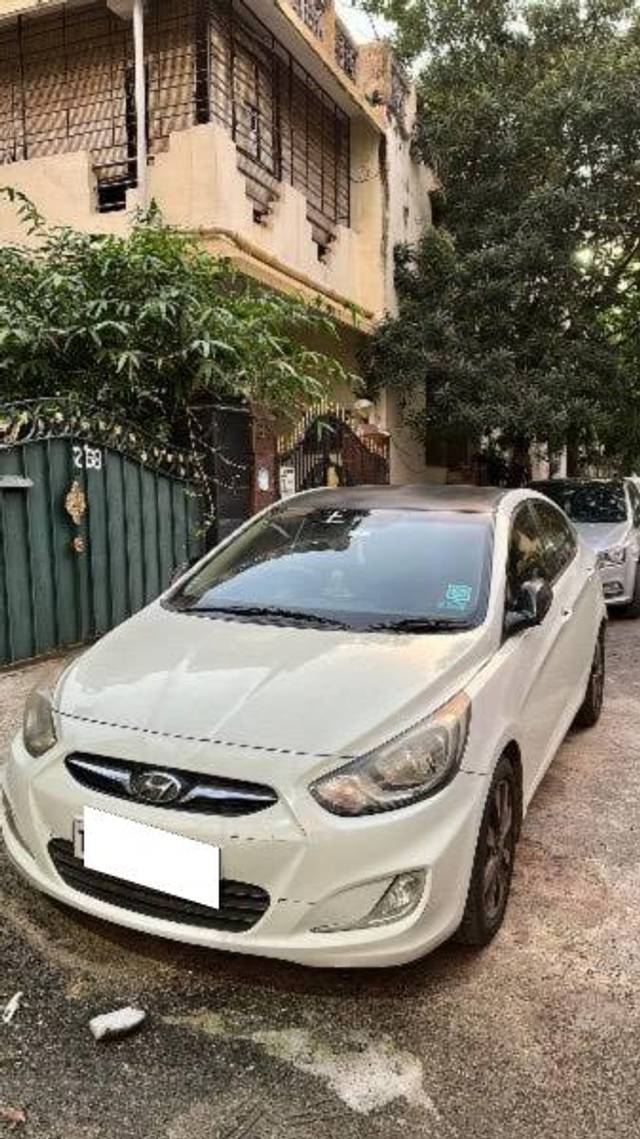 https://images10.gaadi.com/usedcar_image/4286219/original/processed_ffa82e05-cf6b-4e9f-8617-93e6dd6719eb.jpeg?imwidth=6402