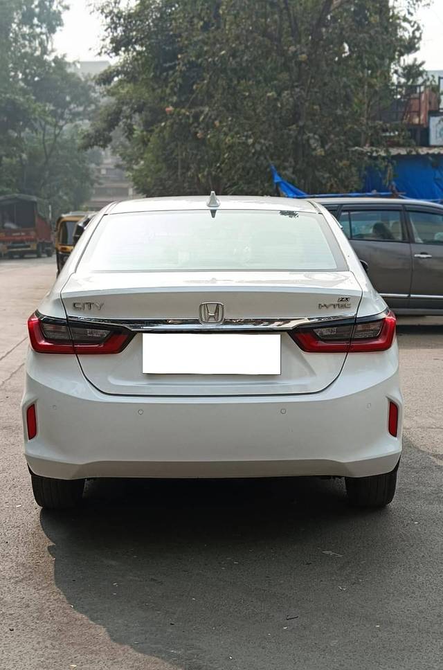 https://images10.gaadi.com/usedcar_image/4286228/original/processed_0498f4f4ee724f4c2929ed50508a4d98.jpg?imwidth=6402