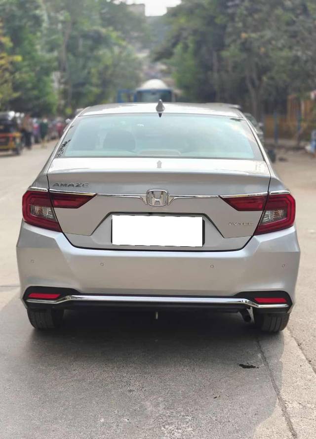 https://images10.gaadi.com/usedcar_image/4286230/original/processed_df64541f5bdc2ad756d55f62a4ea0538.jpg?imwidth=6402