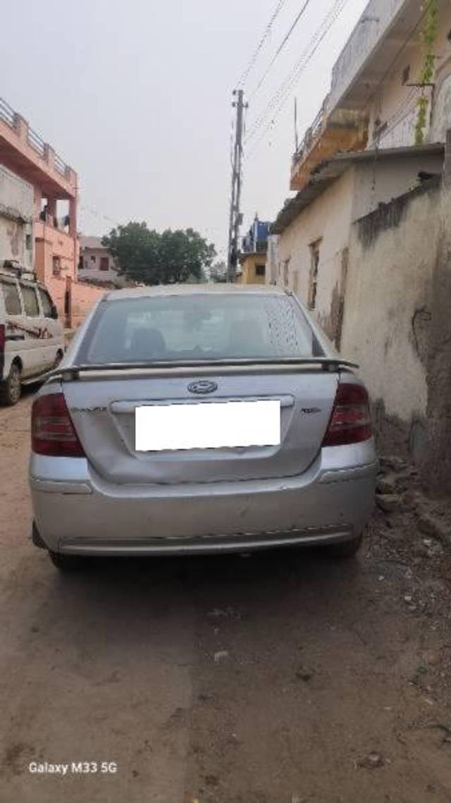 https://images10.gaadi.com/usedcar_image/4286284/original/processed_eb6e348e-4a54-4186-a24b-ead521d90476.jpg?imwidth=6401