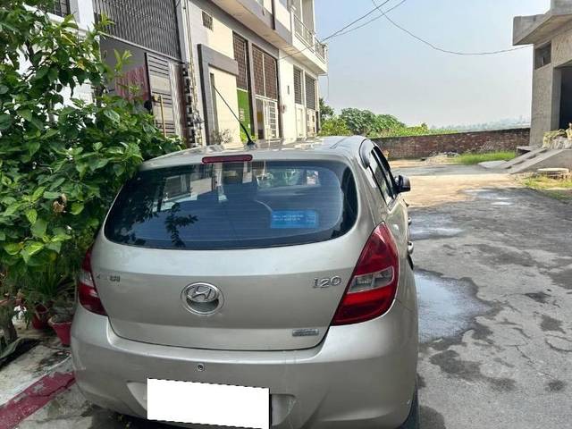 https://images10.gaadi.com/usedcar_image/4286293/original/processed_366dbc52-0a1d-4252-91be-c4e194bec672.jpeg?imwidth=6402