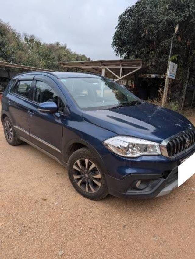 https://images10.gaadi.com/usedcar_image/4286296/original/processed_fd655ba8-021b-4bb5-ad80-6bdf9bdb42b2.jpg?imwidth=6400