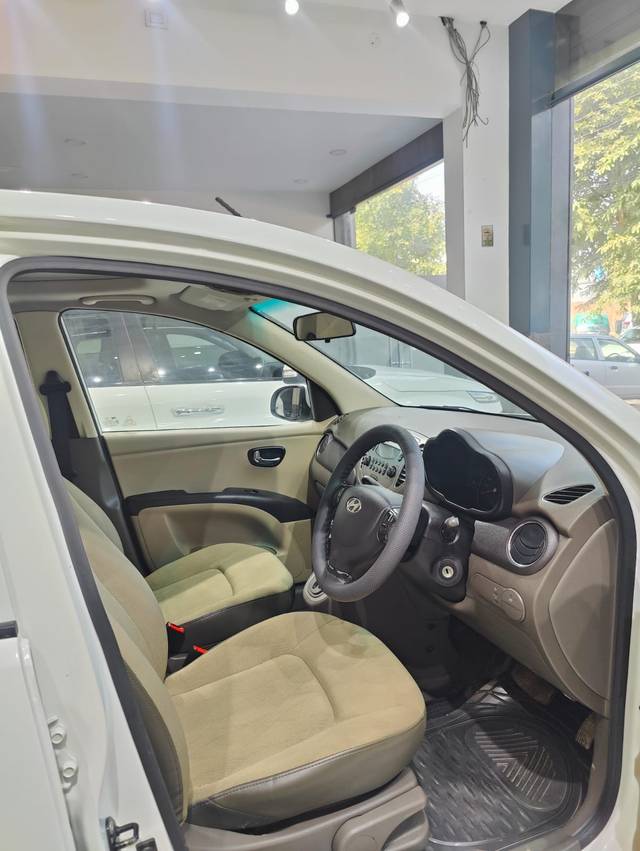 https://images10.gaadi.com/usedcar_image/4286360/original/0259a7ed72056c46d1cf21850c43ceb9.jpg?imwidth=6402