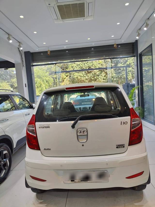 https://images10.gaadi.com/usedcar_image/4286360/original/processed_dc140592257b16dc495e5309a732ec53.jpg?imwidth=6401