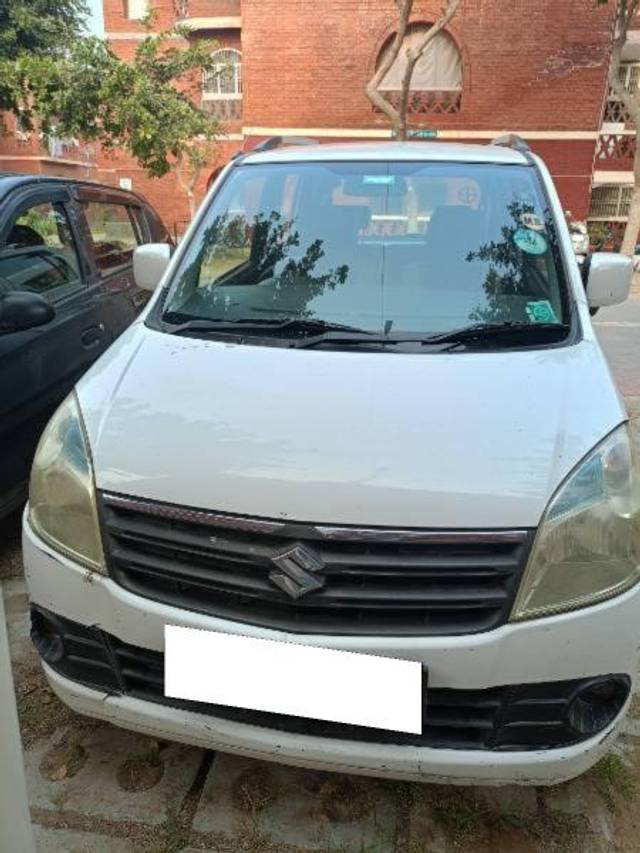 https://images10.gaadi.com/usedcar_image/4286410/original/processed_2ec6d491-f870-4aa7-8a81-f2df58849f7a.jpg?imwidth=6400