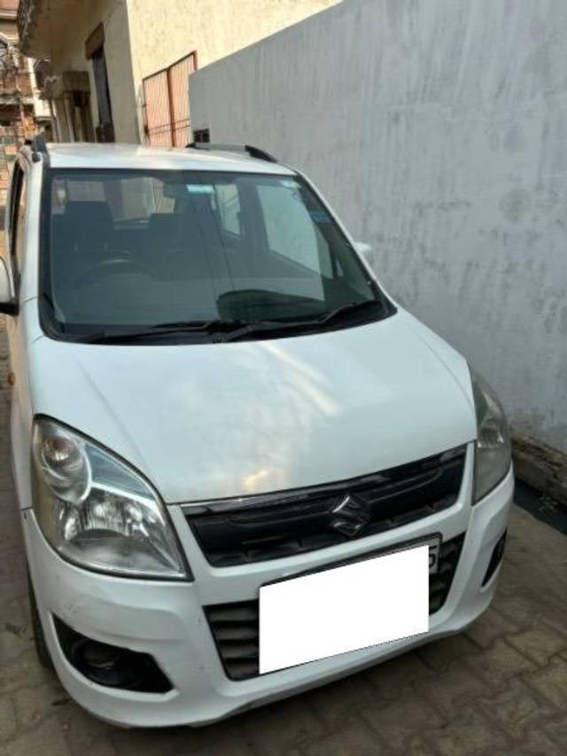 https://images10.gaadi.com/usedcar_image/4286411/original/processed_3928d757-2fb0-4c9d-a0a5-b37a10ed82b2.jpg?imwidth=6400