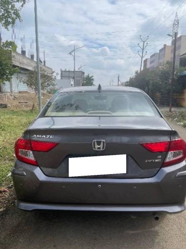 https://images10.gaadi.com/usedcar_image/4286507/original/processed_dce4f8e3-5d0d-4949-8293-90b4c493a352.jpeg?imwidth=6401