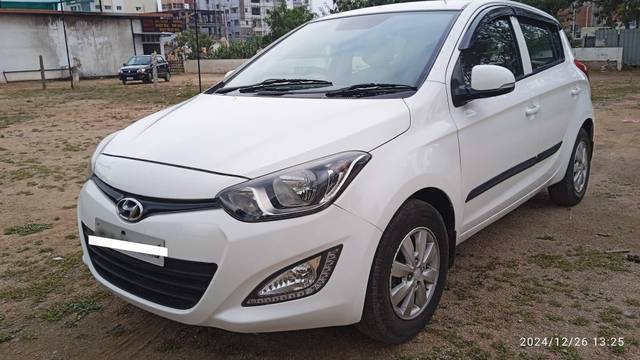 https://images10.gaadi.com/usedcar_image/4286511/original/processed_20236dee98b22cd51afd0dad5230ad38.jpg?imwidth=6400