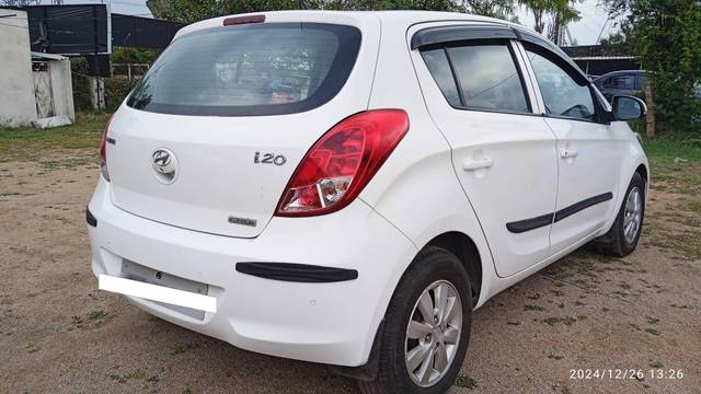 https://images10.gaadi.com/usedcar_image/4286511/original/processed_c042228853e66419a849566d4522031e.jpg?imwidth=6402