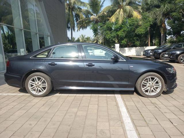 https://images10.gaadi.com/usedcar_image/4286577/original/57f1261e3fd560df04dcc52f9421fb67.jpg?imwidth=6401