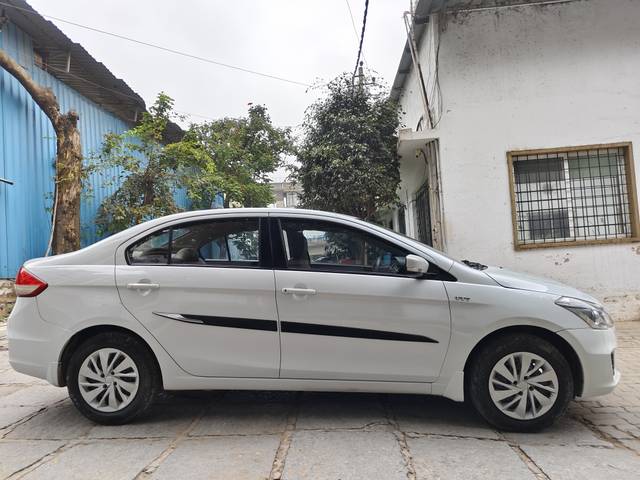 https://images10.gaadi.com/usedcar_image/4286581/original/a753d30f81bc30cac86bbecc7ce1e777.jpg?imwidth=6401