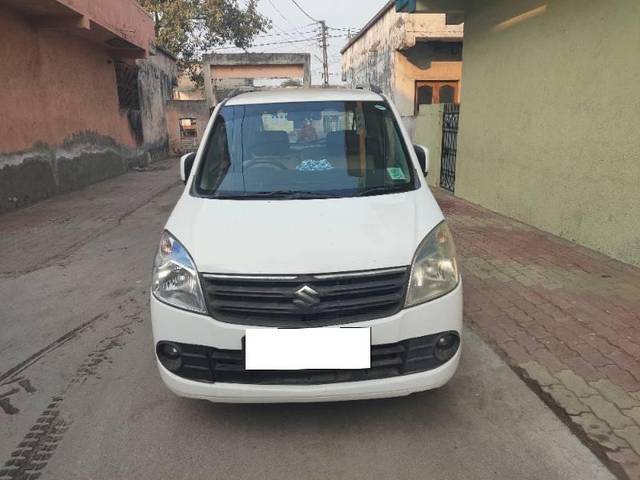 https://images10.gaadi.com/usedcar_image/4286587/original/processed_48c6b8f2-57e0-4052-91f5-31142acc6644.jpg?imwidth=6401