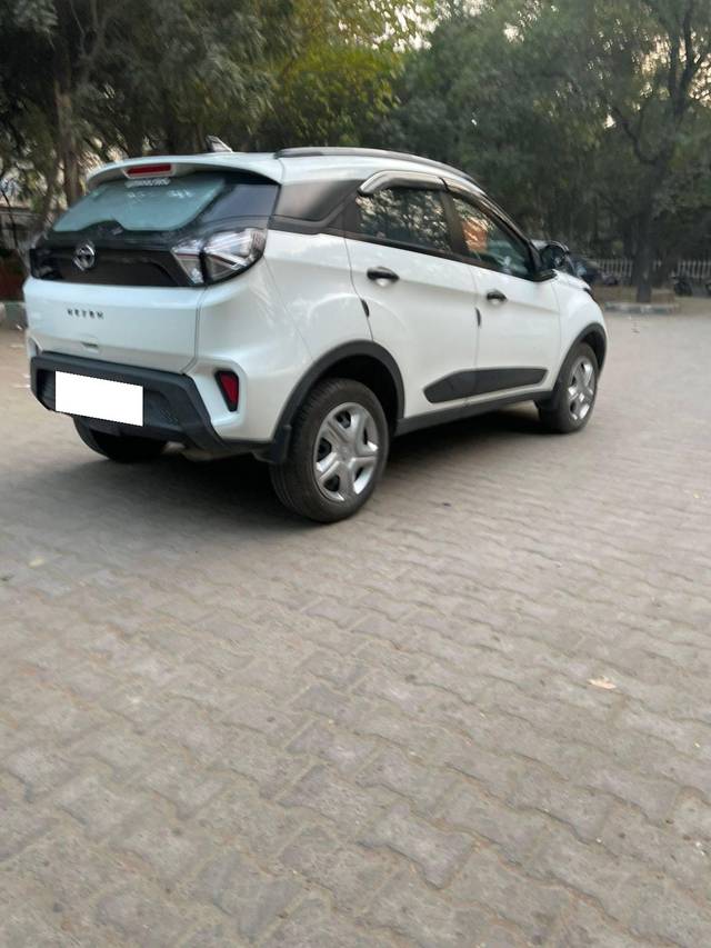 https://images10.gaadi.com/usedcar_image/4286616/original/processed_9c49c00fff4530c643a8b516360f0724.jpg?imwidth=6401