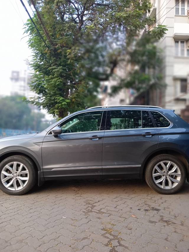 https://images10.gaadi.com/usedcar_image/4286618/original/f1a0a820cf236789c8d3639cf8eadeb0.jpg?imwidth=6402