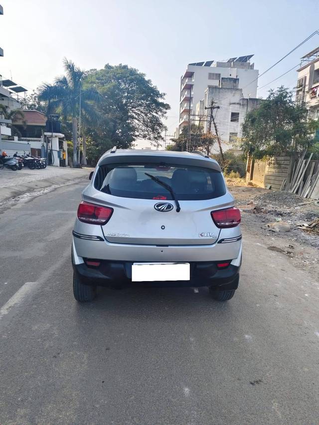 https://images10.gaadi.com/usedcar_image/4286624/original/processed_0ff1e62a2102e95a321ff9b1297b6feb.jpg?imwidth=6401