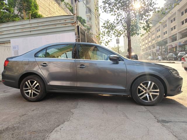 https://images10.gaadi.com/usedcar_image/4286630/original/processed_6e080c145baf4c559443b3fe30013656.jpg?imwidth=6401