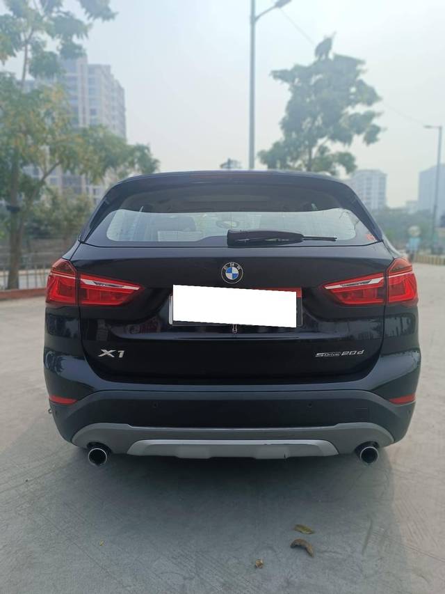 https://images10.gaadi.com/usedcar_image/4286638/original/processed_aa6cc7f31edf9b74b040c7e1f8e493d5.jpg?imwidth=6402