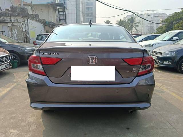 https://images10.gaadi.com/usedcar_image/4286667/original/processed_055492ce555df72bf563e20feda1b179.jpg?imwidth=6402