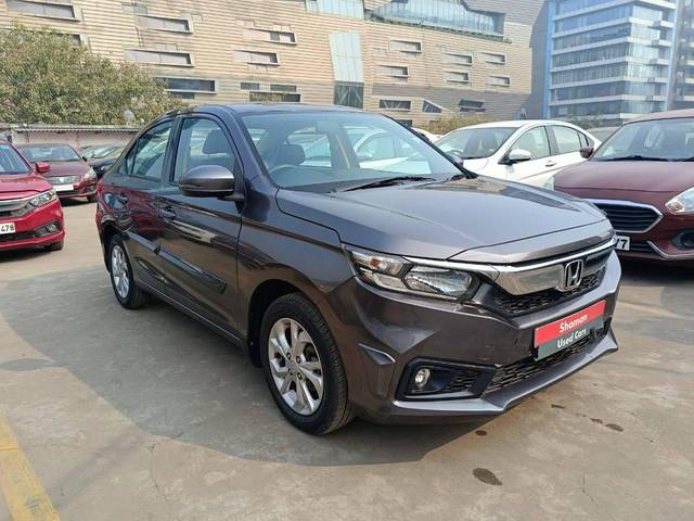 https://images10.gaadi.com/usedcar_image/4286667/original/processed_0aa92bed4af848239c84a2b71b83e8ea.jpg?imwidth=6400