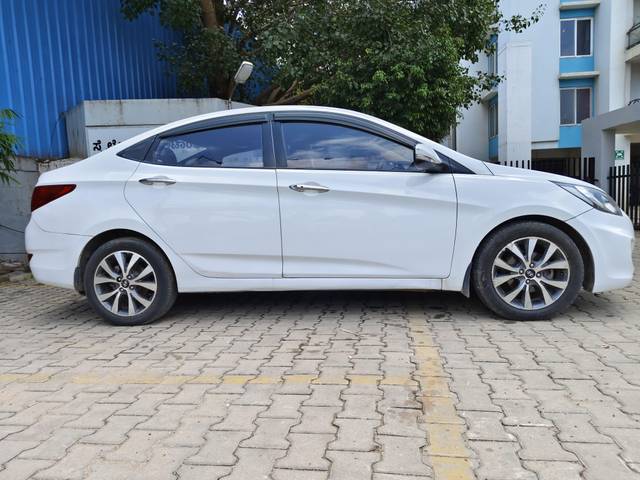 https://images10.gaadi.com/usedcar_image/4286815/original/processed_eaaae7d751d2d44dad6f57053c2616c1.jpg?imwidth=6401