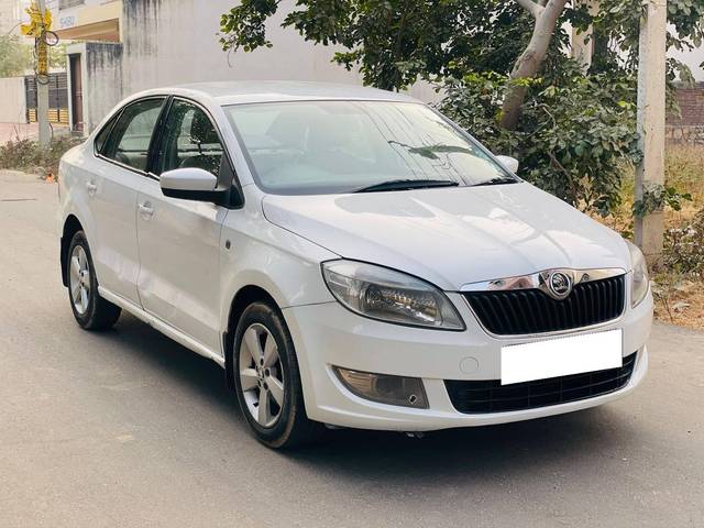 https://images10.gaadi.com/usedcar_image/4286980/original/processed_643147f04c3c47264ed425543a410f74.jpg?imwidth=6400