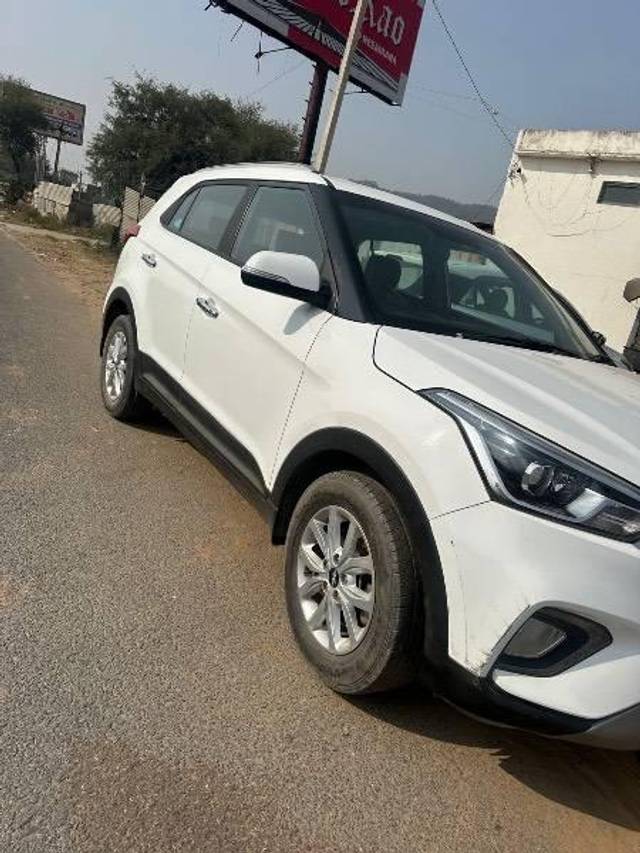 https://images10.gaadi.com/usedcar_image/4286987/original/processed_6e6aff90-00b8-42c7-88bc-d0104d4573ba.jpeg?imwidth=6400