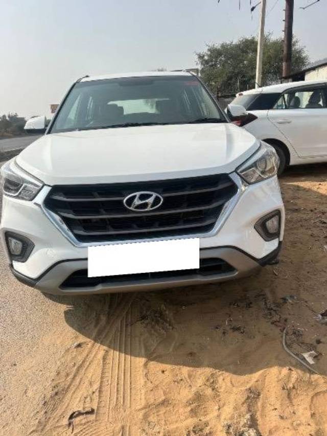 https://images10.gaadi.com/usedcar_image/4286987/original/processed_a8554b47-459c-48ad-8283-c2151be80cd9.jpeg?imwidth=6402