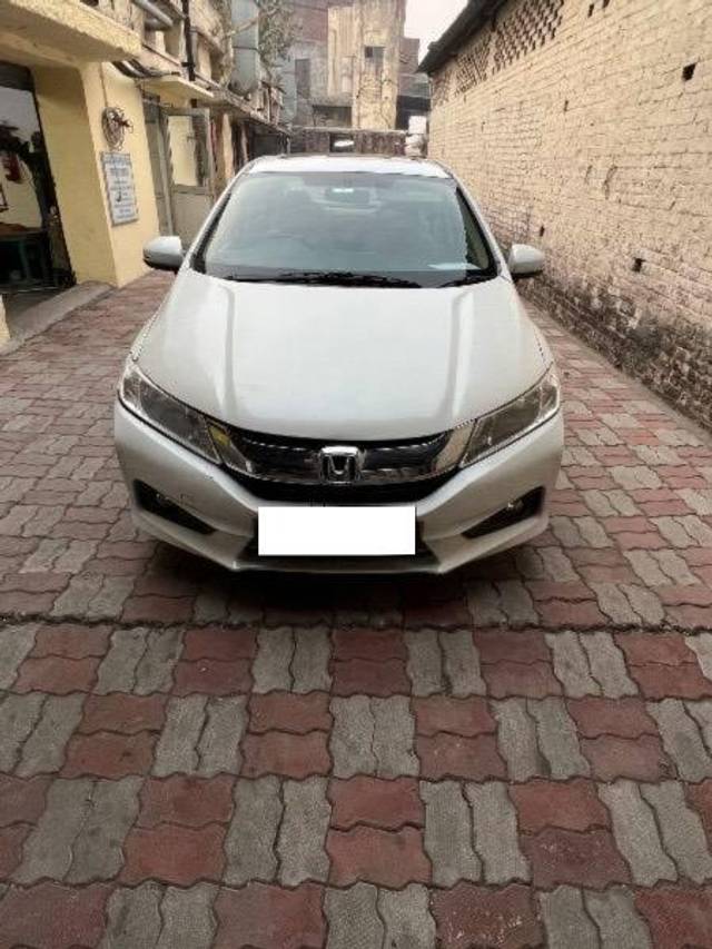 https://images10.gaadi.com/usedcar_image/4286991/original/processed_ef152199-12b2-400e-89de-64b031fba593.jpg?imwidth=6400