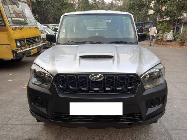 https://images10.gaadi.com/usedcar_image/4287013/original/processed_77bc0cd66ae51291bc1cb42ec5133300.jpeg?imwidth=6400