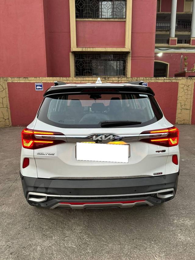 https://images10.gaadi.com/usedcar_image/4287023/original/processed_2bb0ec18d1639e9138a1ede2850bc43c.jpeg?imwidth=6402